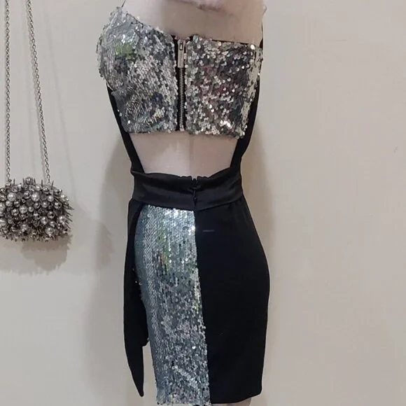 💥SEXY GLAM!💥One Sleeve Tuxedo Romper in Black & Silver Sequin